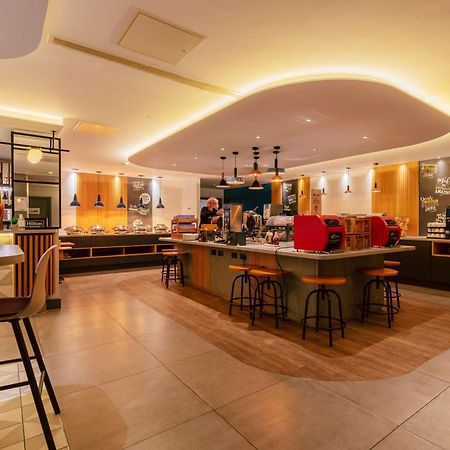 Готель Hampton By Hilton London Park Royal Екстер'єр фото