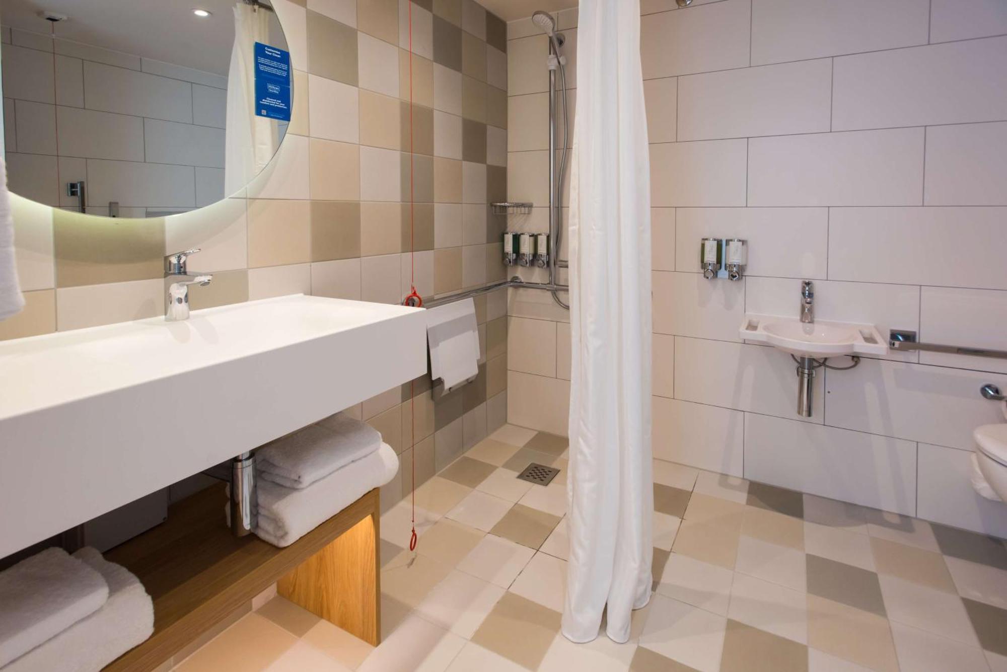 Готель Hampton By Hilton London Park Royal Екстер'єр фото