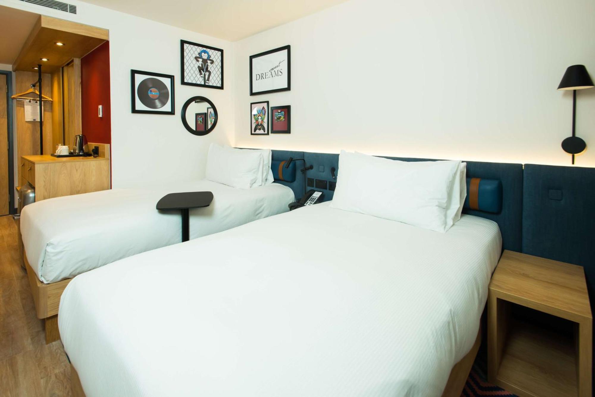 Готель Hampton By Hilton London Park Royal Екстер'єр фото