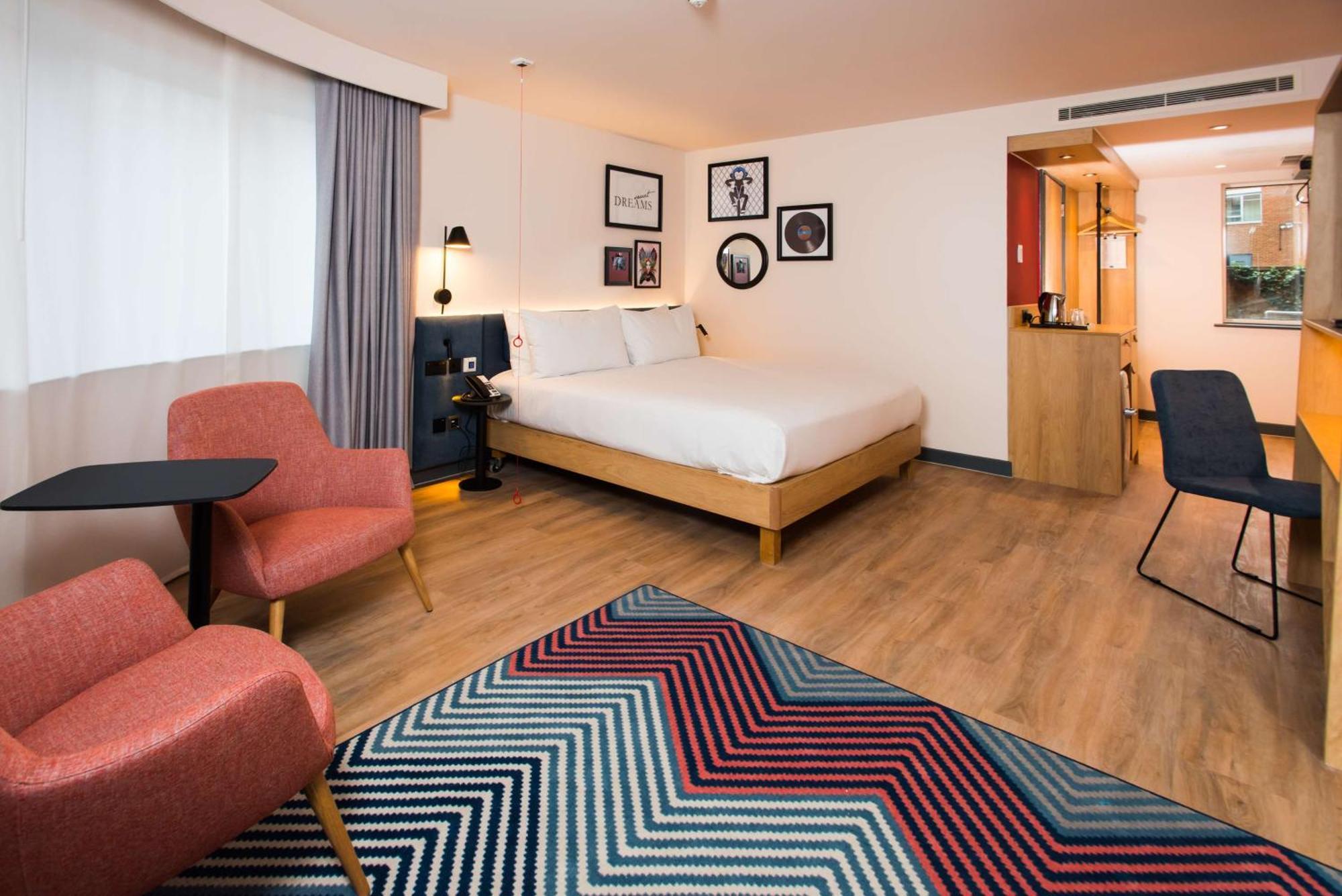 Готель Hampton By Hilton London Park Royal Екстер'єр фото