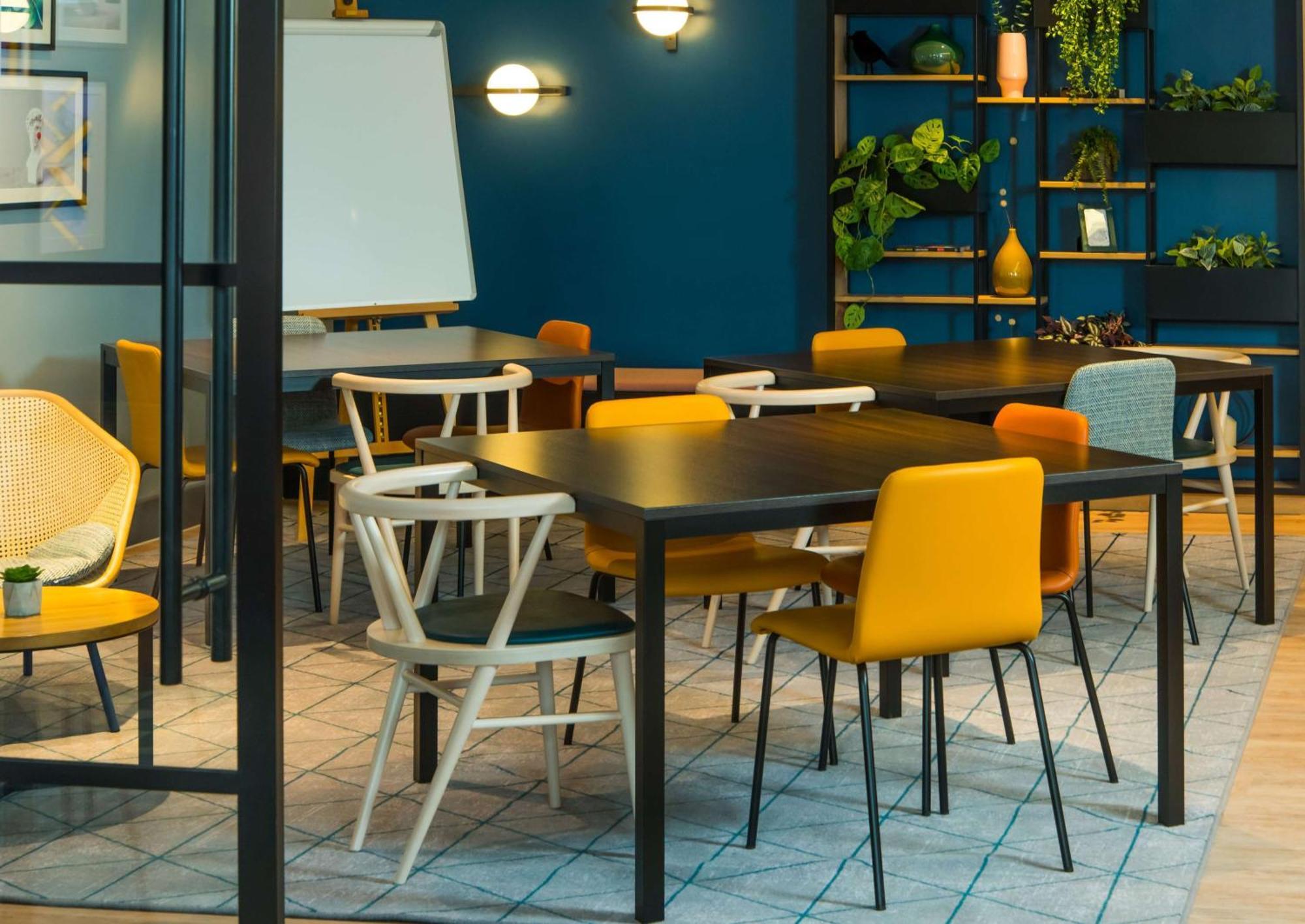 Готель Hampton By Hilton London Park Royal Екстер'єр фото