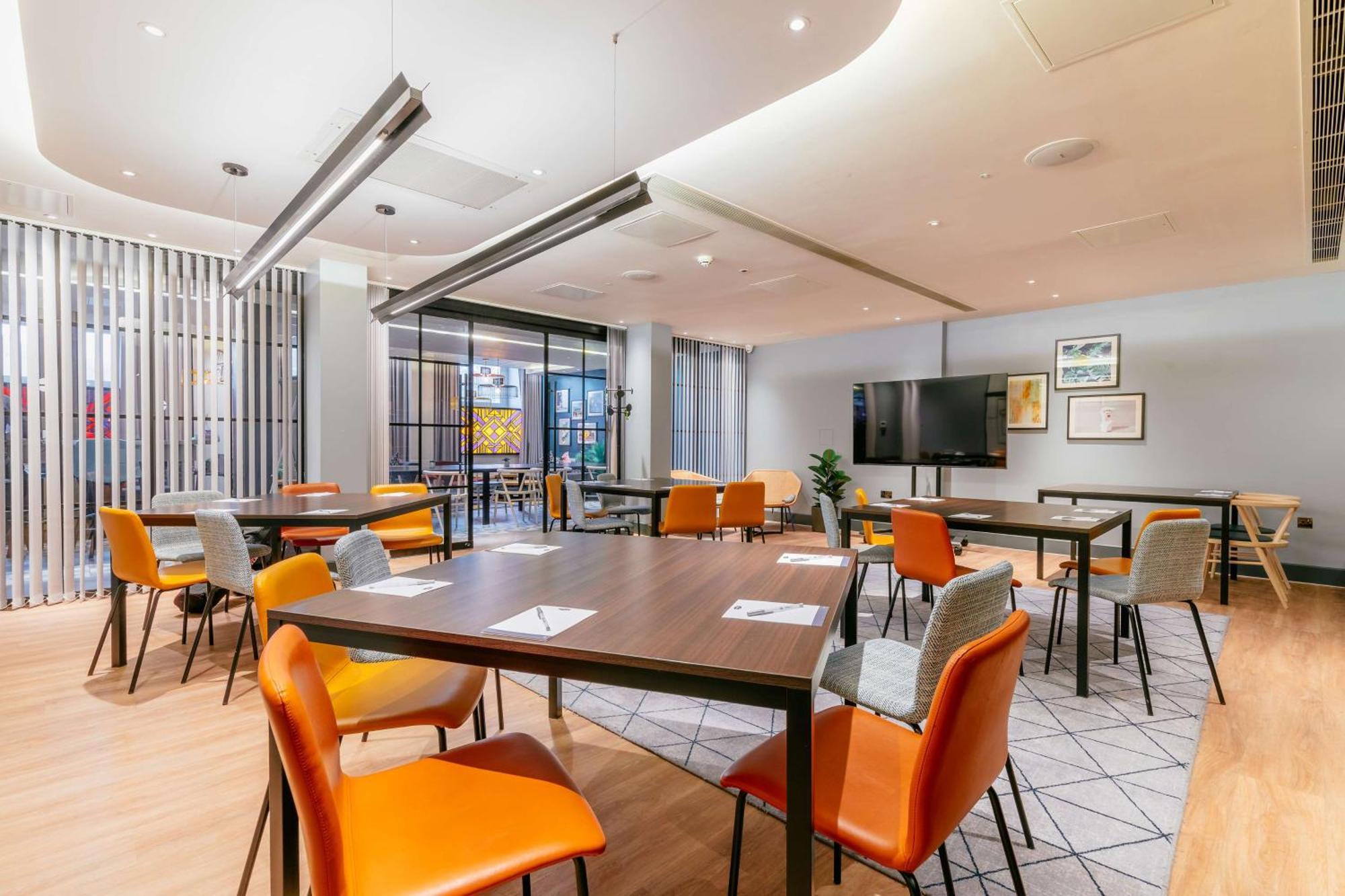 Готель Hampton By Hilton London Park Royal Екстер'єр фото