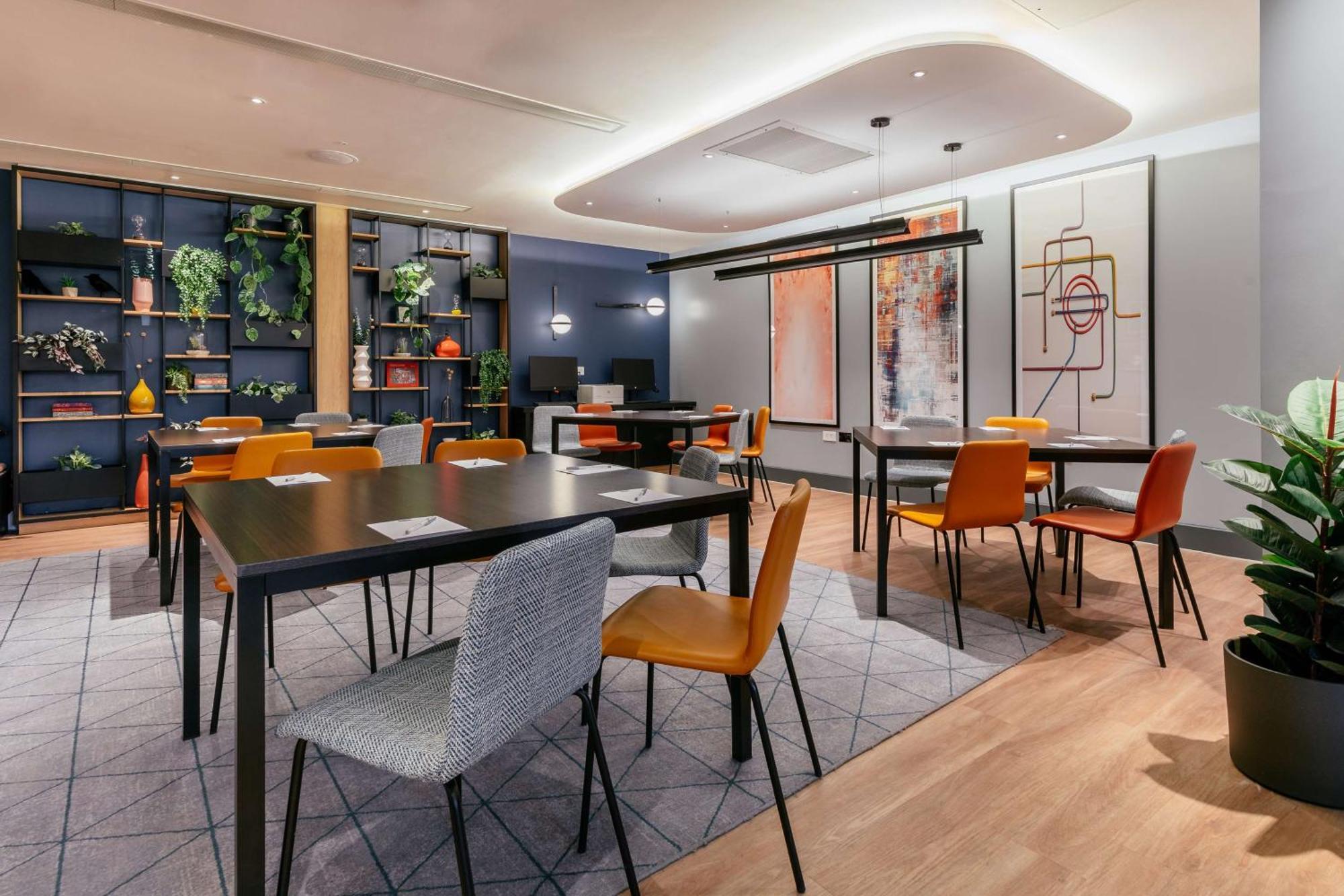 Готель Hampton By Hilton London Park Royal Екстер'єр фото